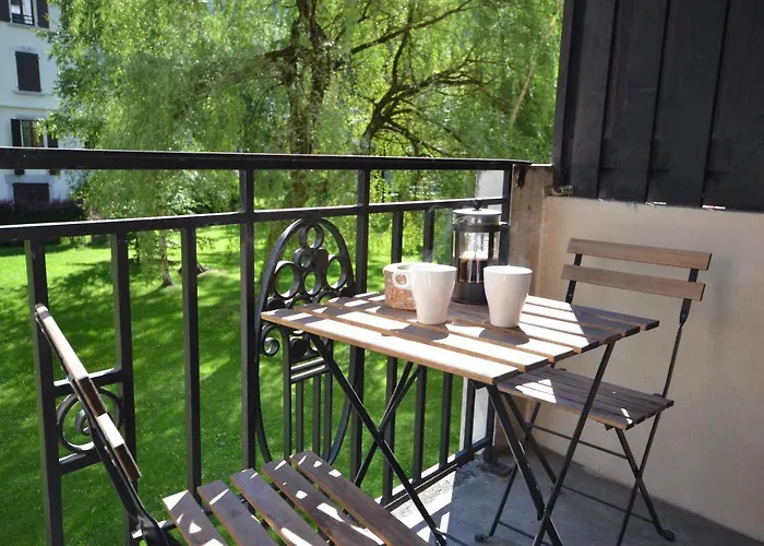 Nid Douillet A Proximite Des Pistes *